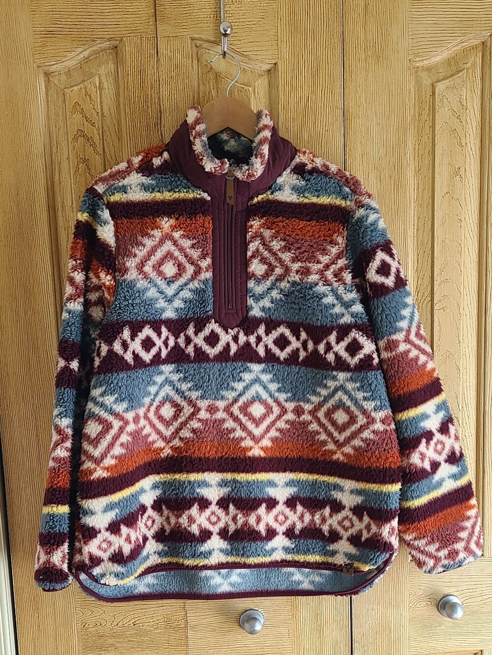 LIV Outdoor Aztec Pattern Pullover - - Picture 10 of 11